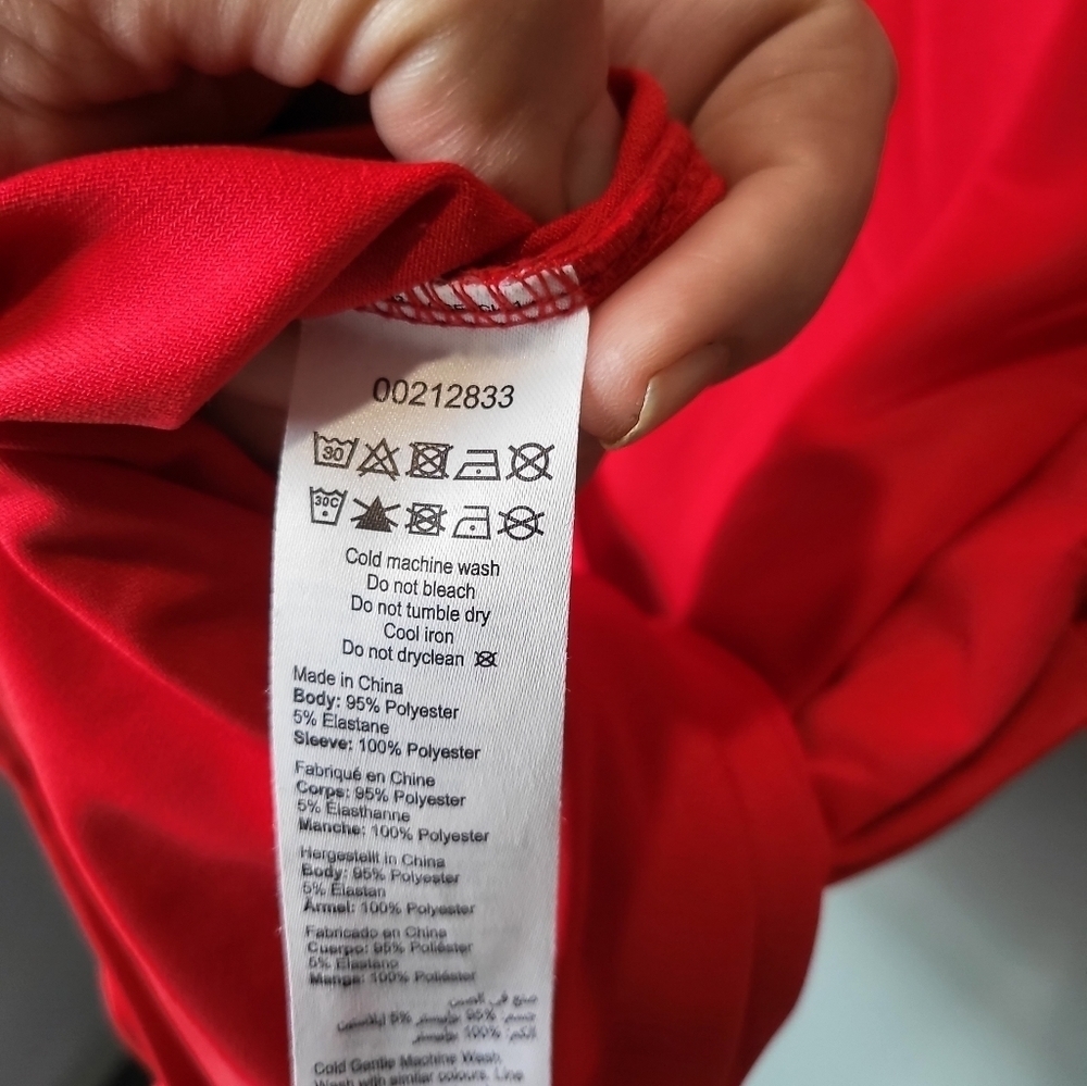 NWT Avenue Red sequined sleeve blouse - Picture 4 of 5
